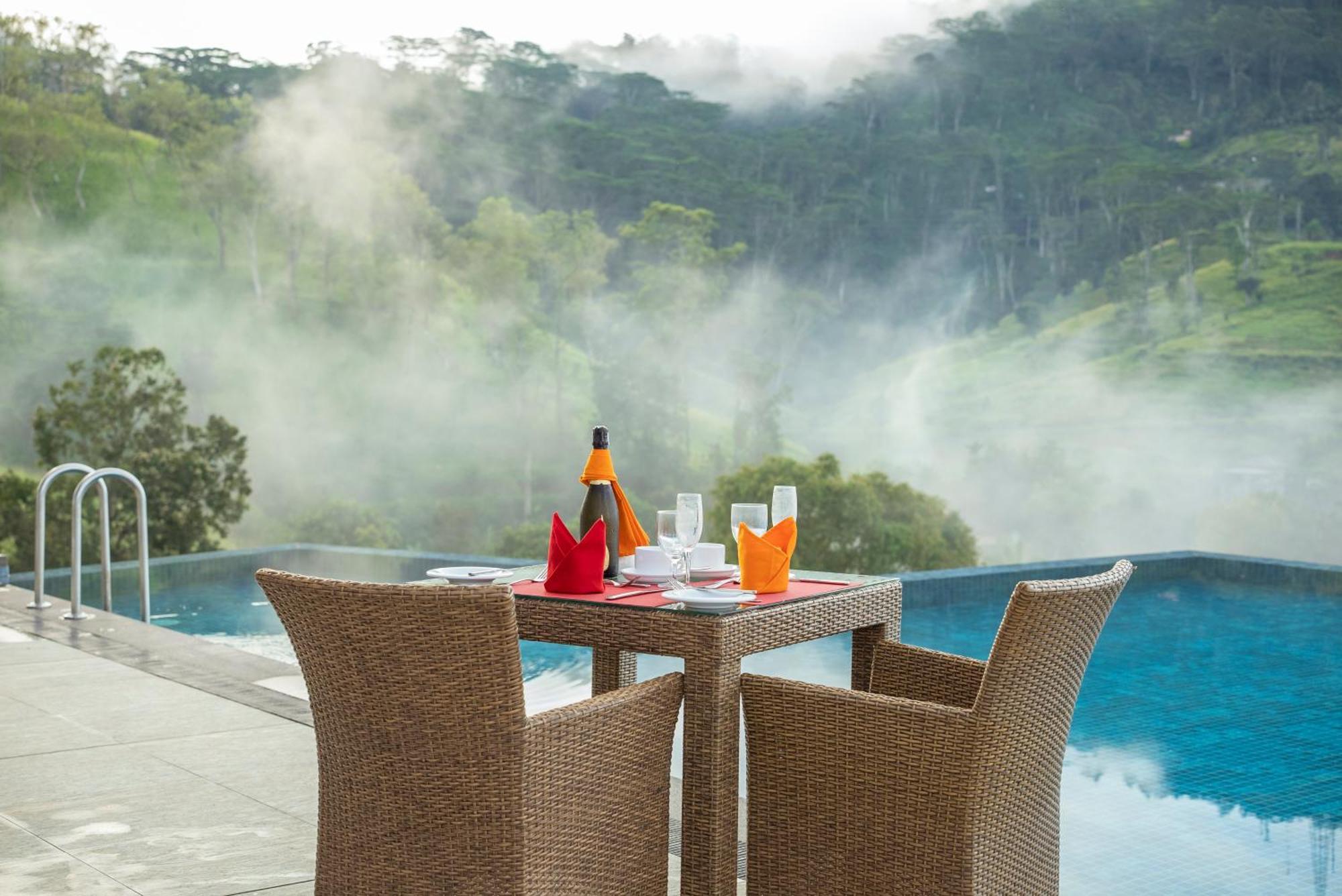Skyloft Kandy By Aaradhya Exterior foto