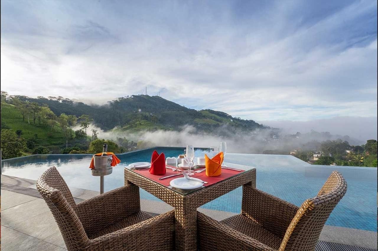 Skyloft Kandy By Aaradhya Exterior foto